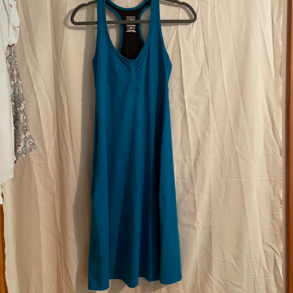 NorthFace dress with pockets and built in bra